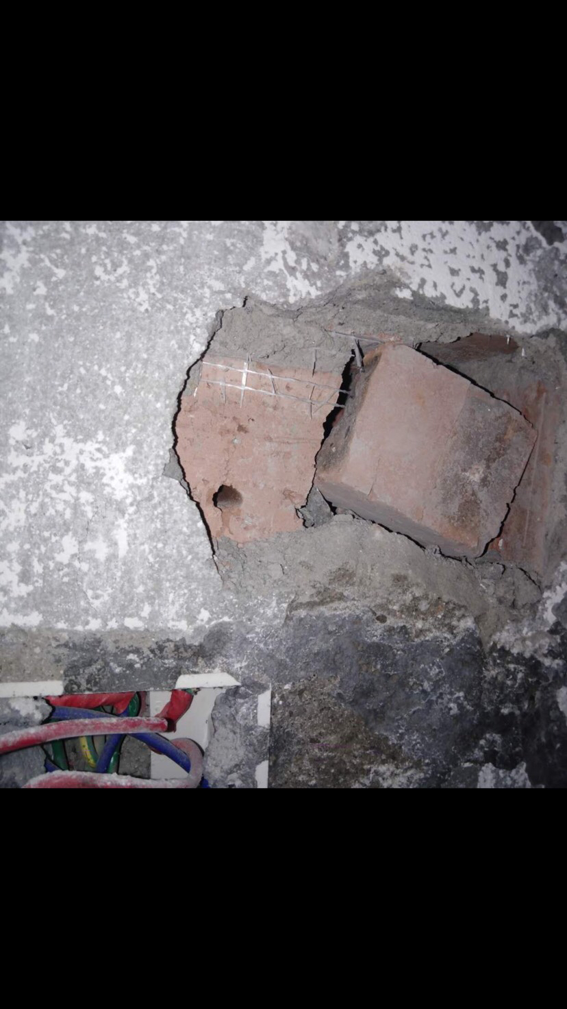 厨房墙砖有空鼓时间久了会不会掉下来(厨房墙砖有空鼓时间久了会不会掉下来呢)