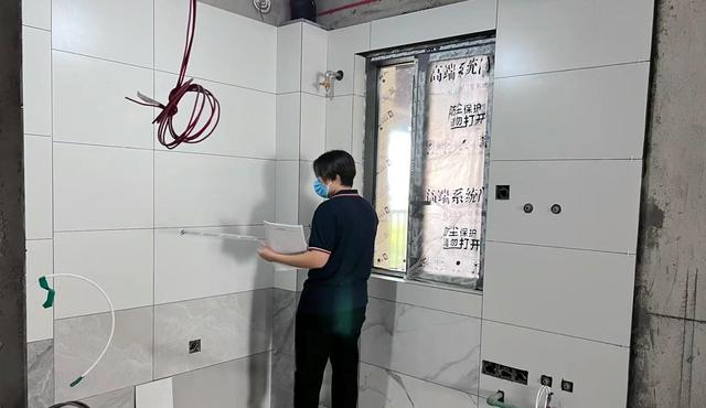 瓷砖贴坏了业主应该要求赔偿吗(瓷砖贴坏了业主应该要求赔偿吗合法吗)