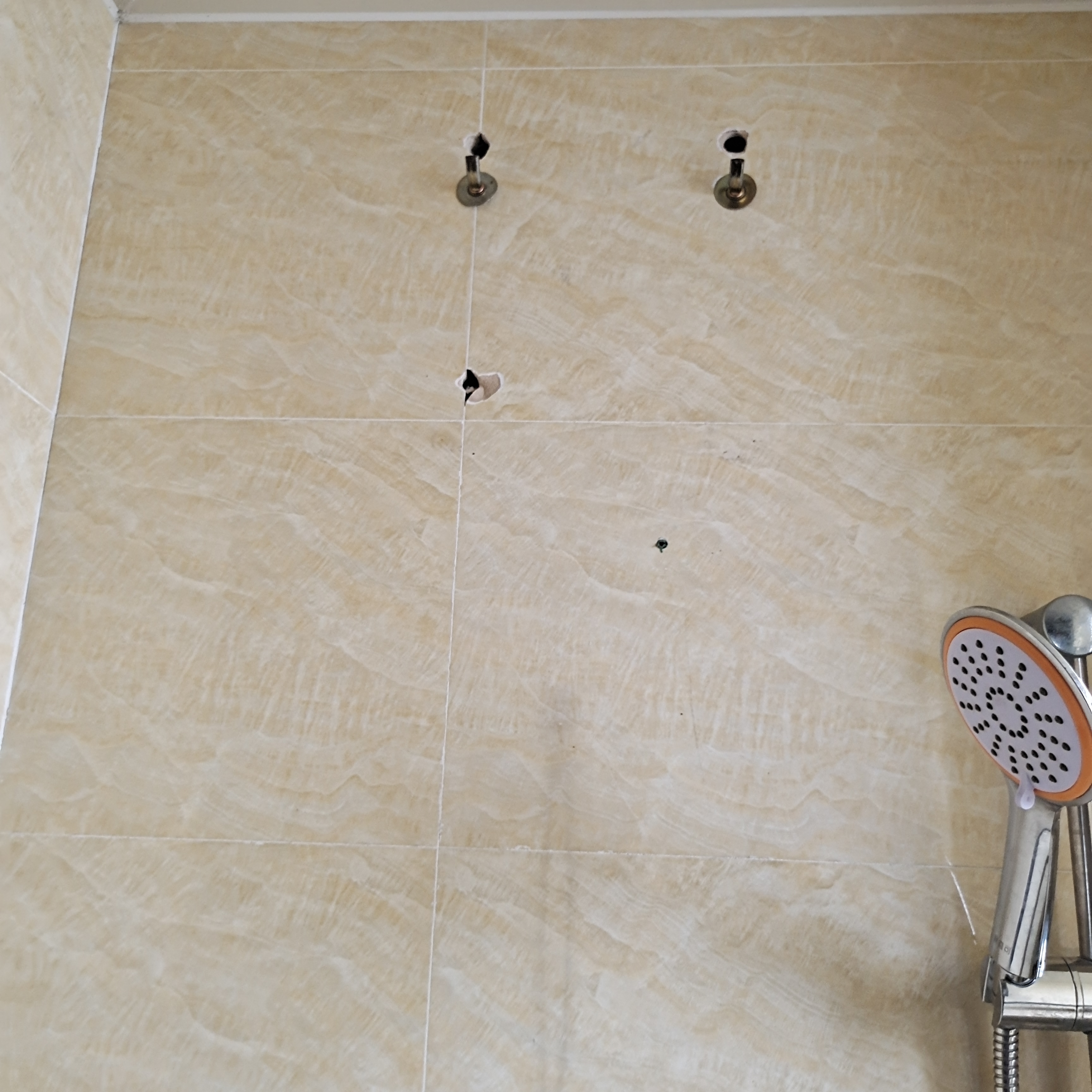 卫生间墙面瓷砖空鼓怎么修补(卫生间墙面瓷砖空鼓怎么修补视频)